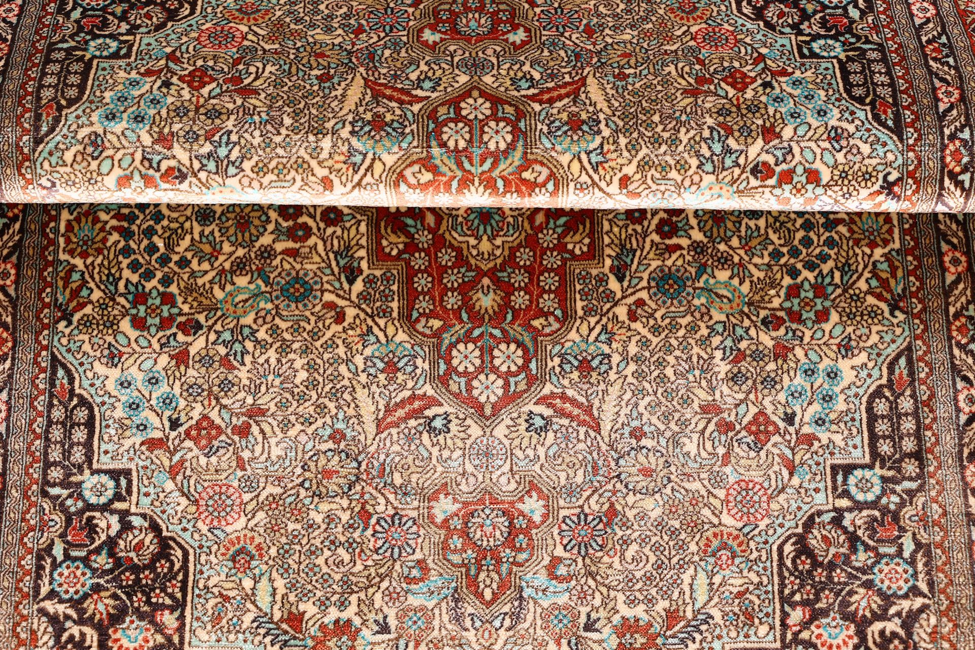 Oriental Rug 91 × 62 cm, silk, hand-knotted — view 8
