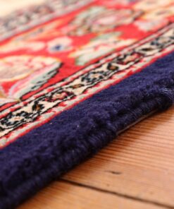 Qom Persian Rug 207 × 140 cm, wool & silk, hand-knotted — view 6