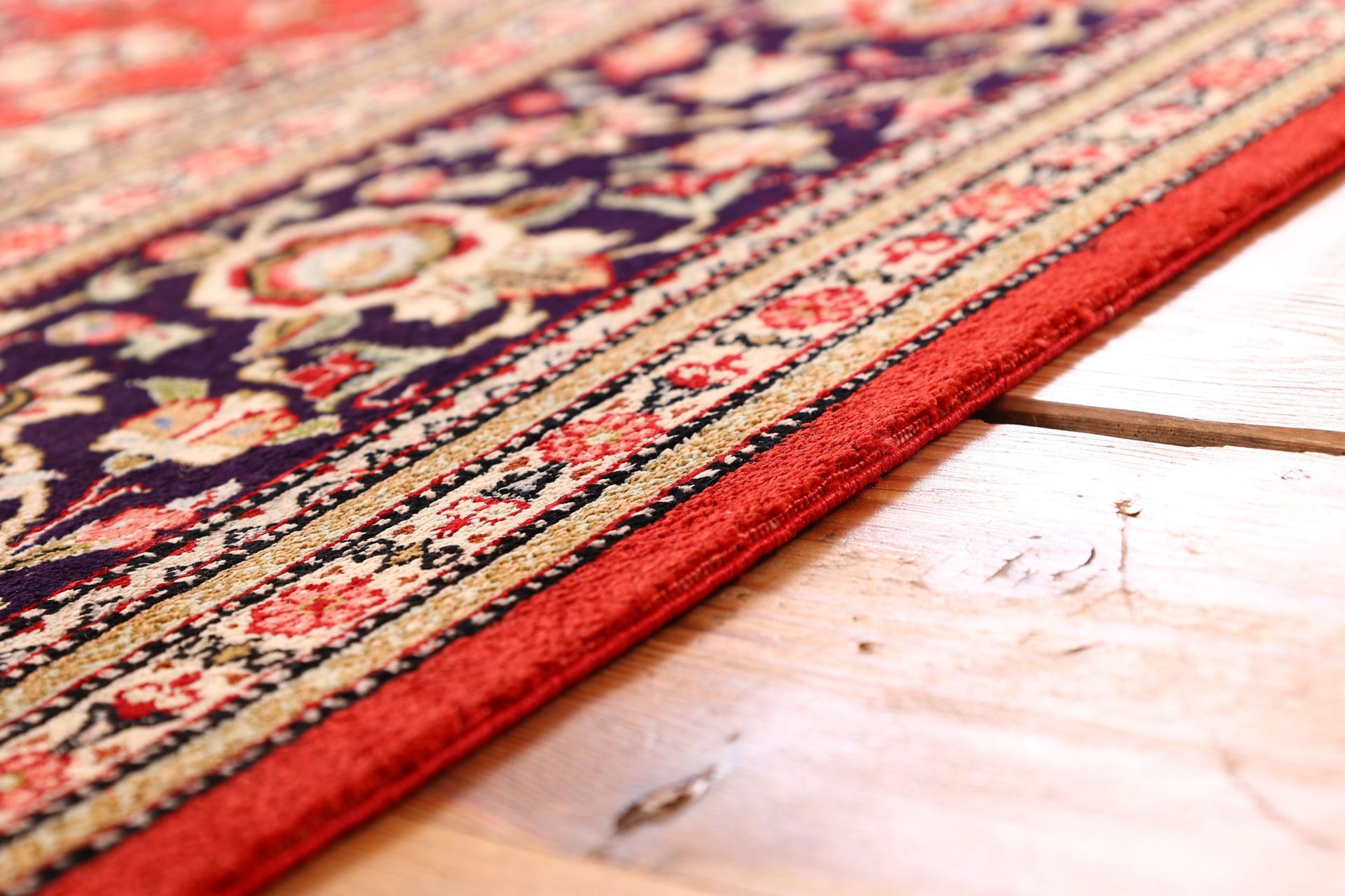 Qom Persian Rug 218 × 140 cm, silk, hand-knotted — view 6