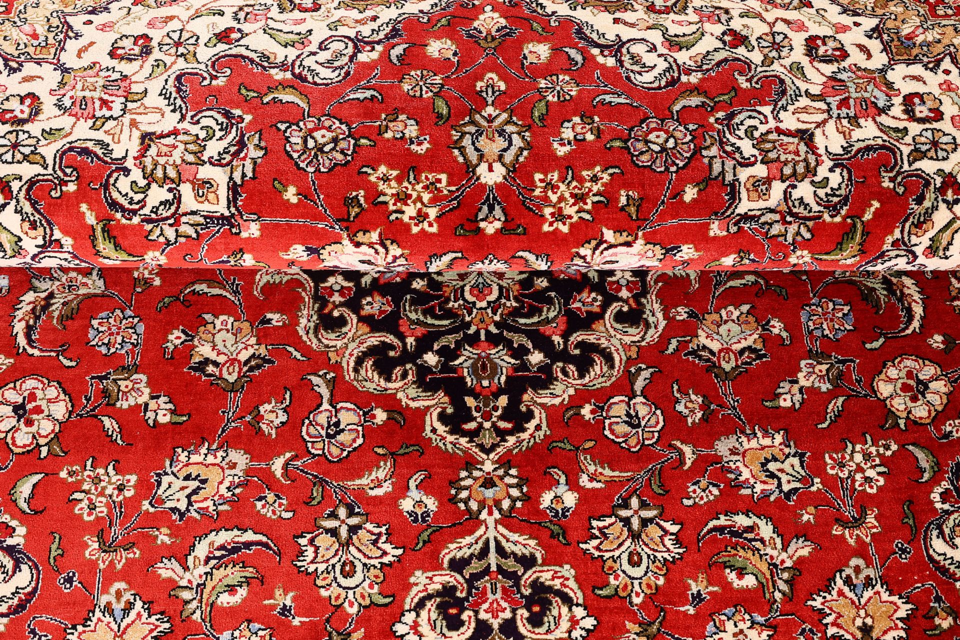 Qom Persian Rug 218 × 140 cm, silk, hand-knotted — view 8