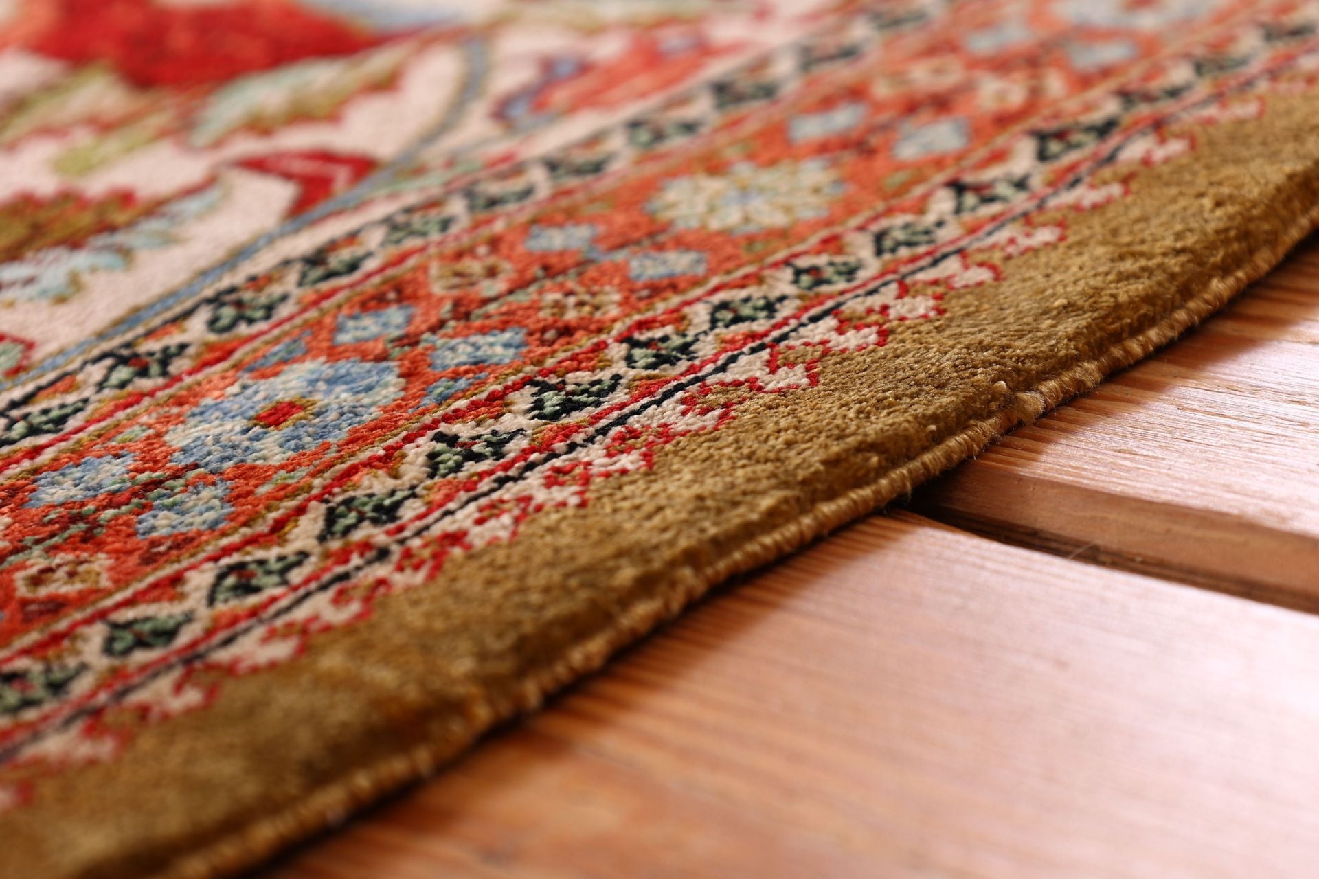 Qom Persian Rug 318 × 212 cm, silk, hand-knotted — view 7