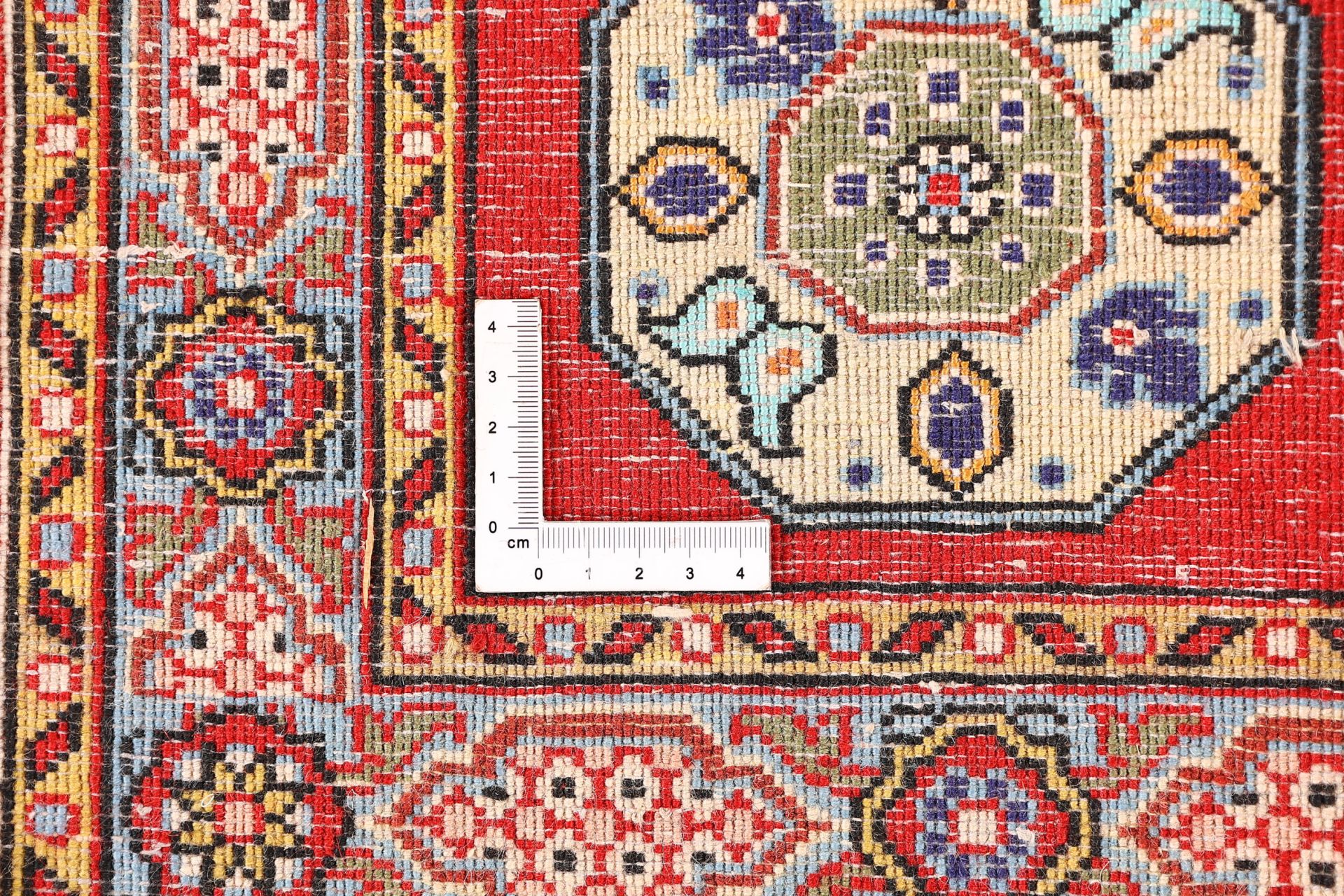 Qom Persian Rug 124 × 83 cm, wool & silk, hand-knotted — view 9