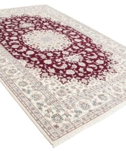 Isfahan Persian Rug 302 × 201 cm, wool & silk, hand-knotted — view 2